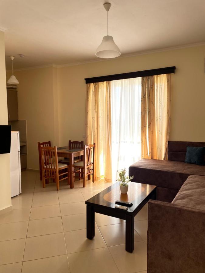 Relax Apts Апартаменти
